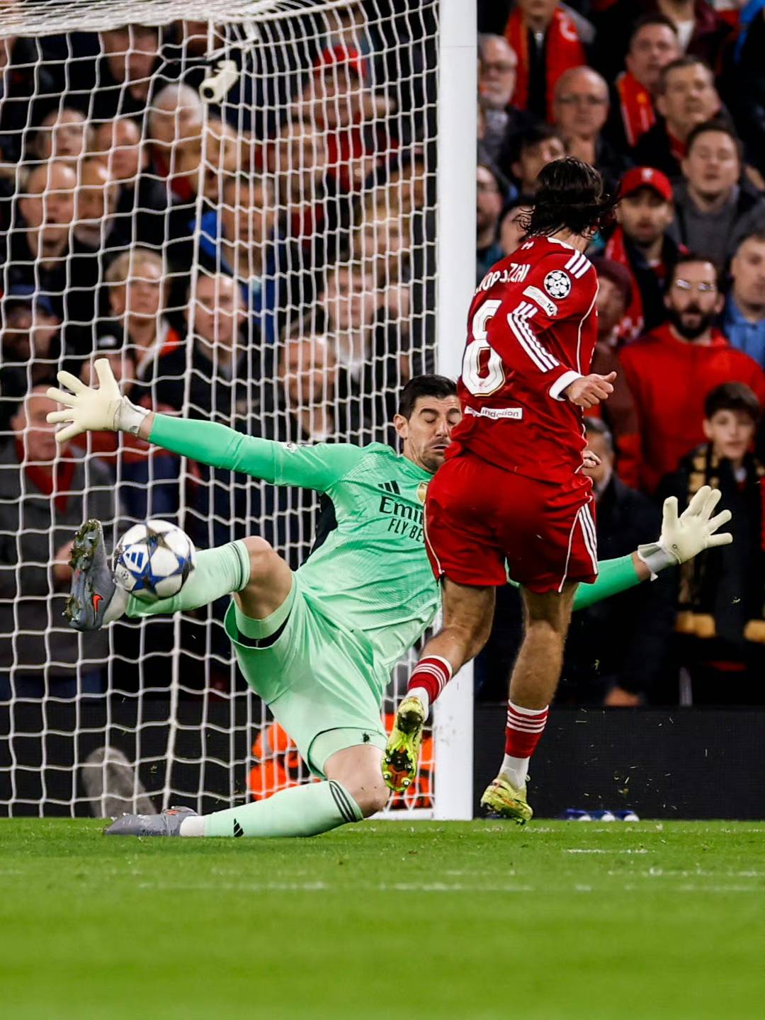 B费获评9.3分+加冕MVP：无敌双响炮+大师级挑传助攻，太丝滑了